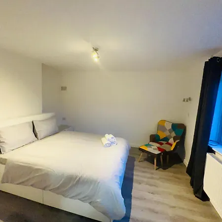 Guest house Kriss House Bristol